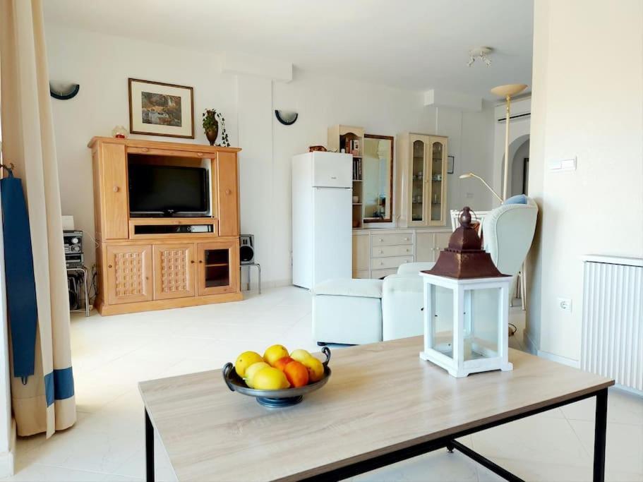 Estupendo apartamento en primera línea de playa y con vistas al mar Dénia Exterior foto